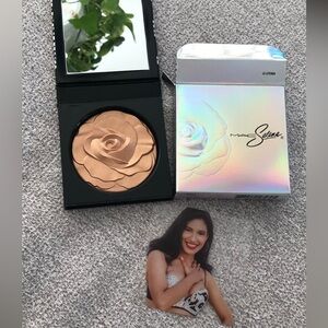 MAC SELENA HIGHLIGHT LA LEYENDA